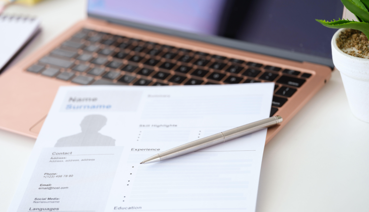 نصائح لتحديث سيرتك الذاتية